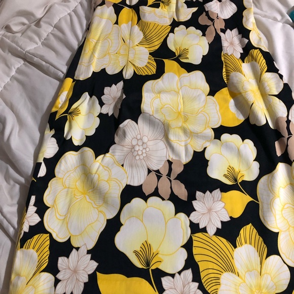 Cache dress - Picture 2 of 6